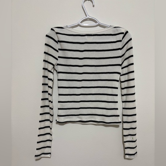 Urban Outfitters BDG long sleeve - Picture 3 of 4